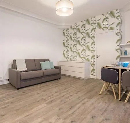 Apartment Marais 4 *