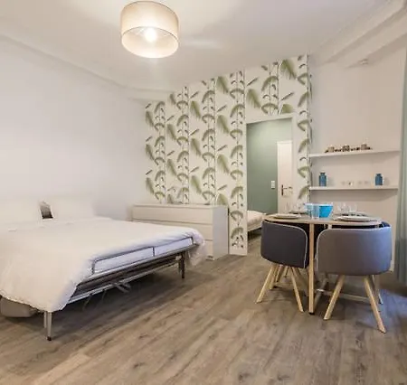 Apartment Marais 4 *