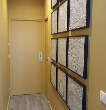 Apartment Marais 4 *